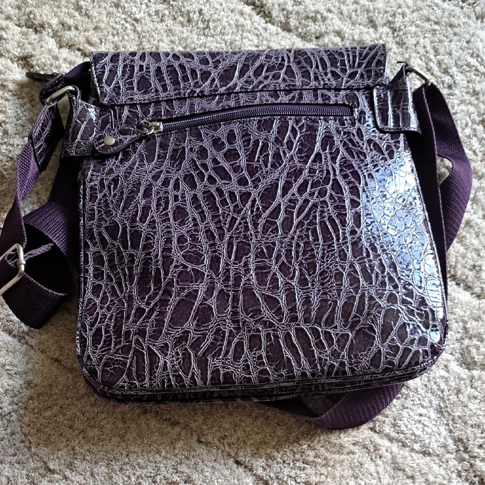 Elegant Purple Crossbody Bag - Picture 4 of 5